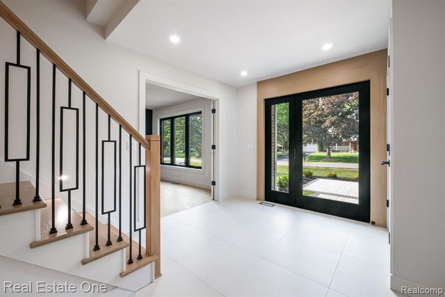 1683 Mark Hopkins Road, Bloomfield Hills, MI 48302