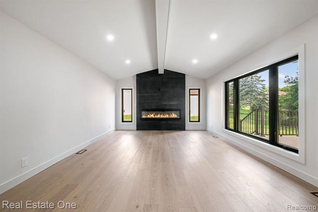 1683 Mark Hopkins Road, Bloomfield Hills, MI 48302