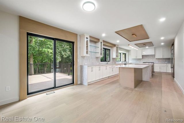 1683 Mark Hopkins Road, Bloomfield Hills, MI 48302