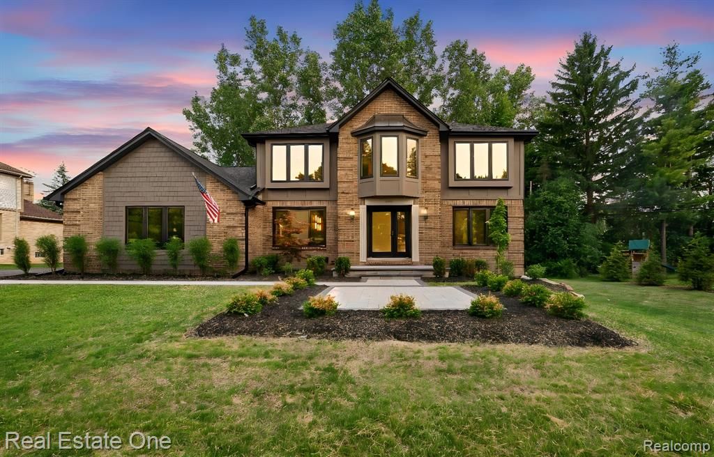 1683 Mark Hopkins Road, Bloomfield Hills, MI 48302