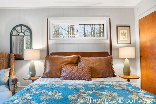 7128 116th Avenue, Fennville, MI 49408