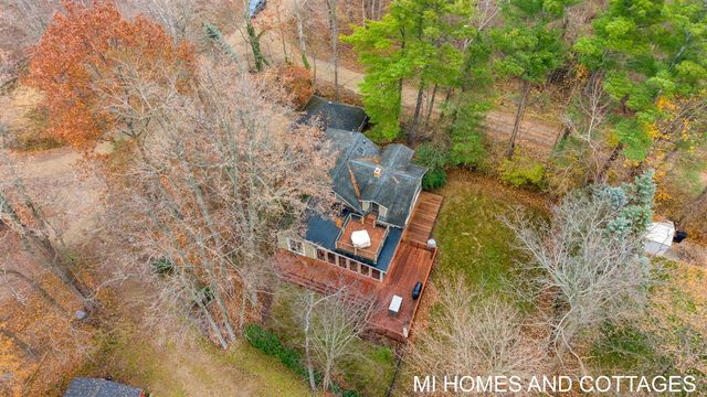 7128 116th Avenue, Fennville, MI 49408