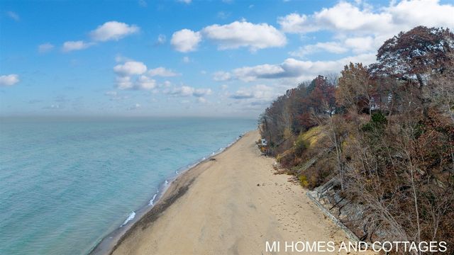 7128 116th Avenue, Fennville, MI 49408