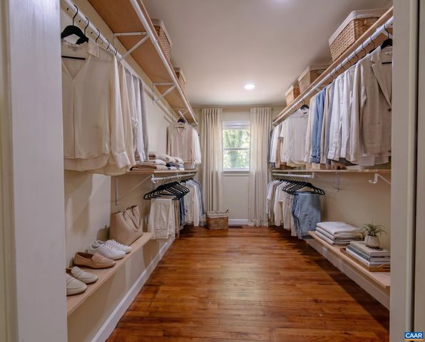 337 CARRSBROOK DR, Charlottesville, VA 22901