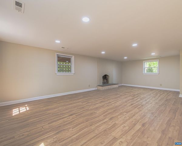 337 CARRSBROOK DR, Charlottesville, VA 22901