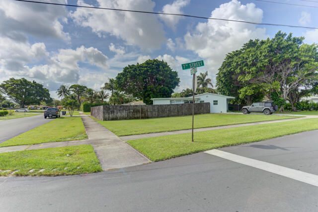 1133 7th Street, Lake Park, FL 33403