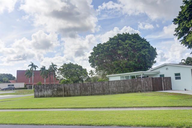 1133 7th Street, Lake Park, FL 33403
