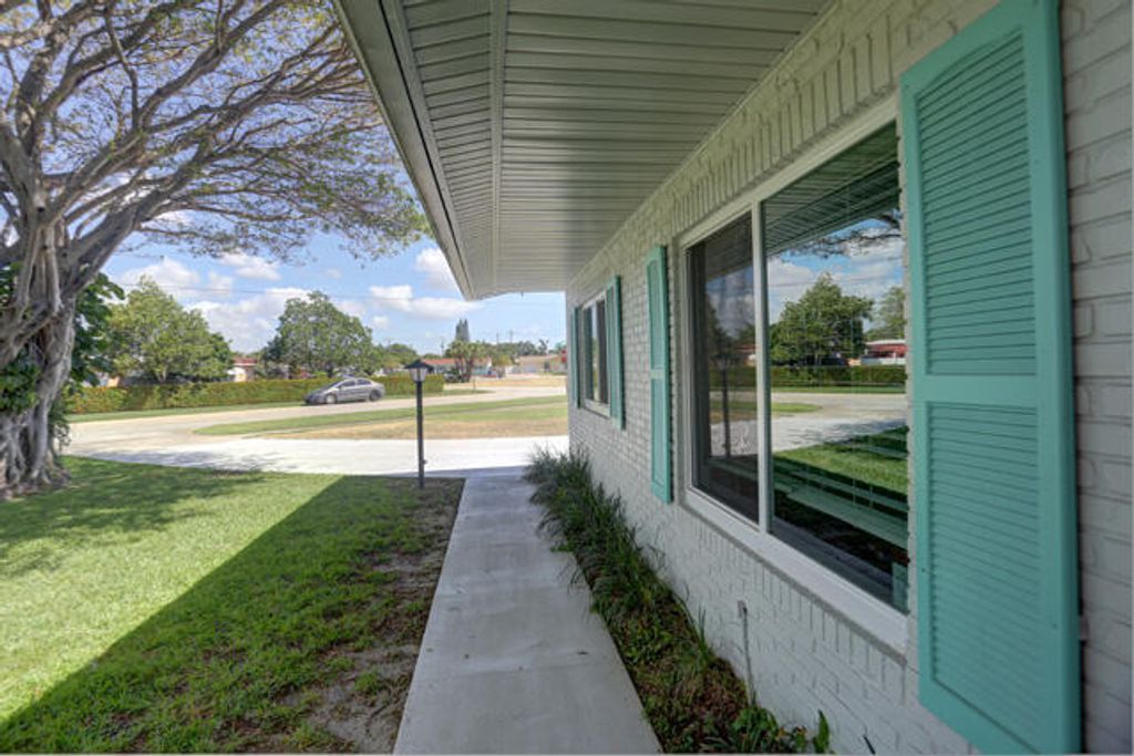 1133 7th Street, Lake Park, FL 33403