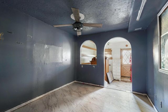 1233 Montrose Place SW, Albuquerque, NM 87105