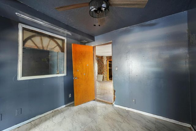 1233 Montrose Place SW, Albuquerque, NM 87105