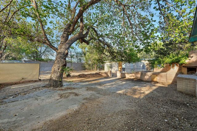 1233 Montrose Place SW, Albuquerque, NM 87105