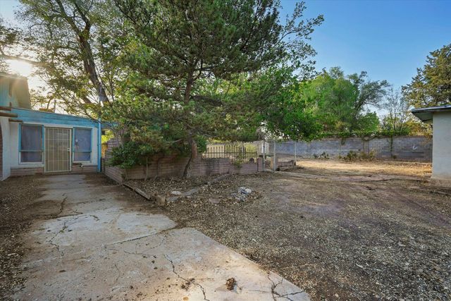 1233 Montrose Place SW, Albuquerque, NM 87105