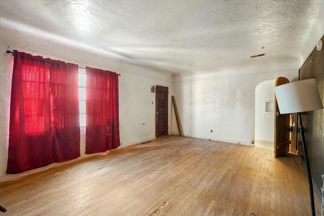 1233 Montrose Place SW, Albuquerque, NM 87105