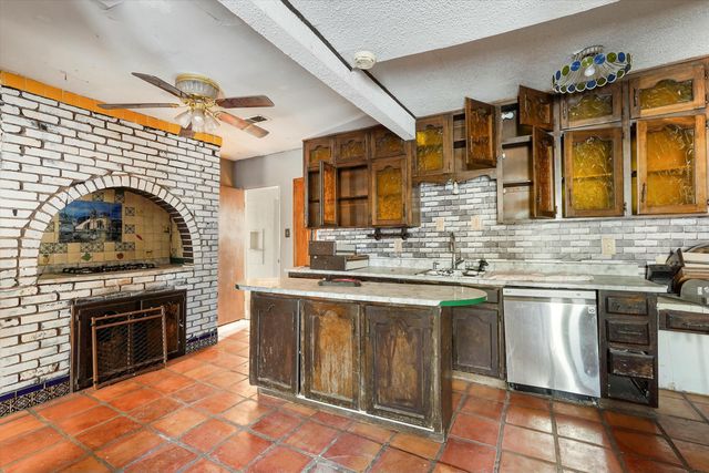 1233 Montrose Place SW, Albuquerque, NM 87105