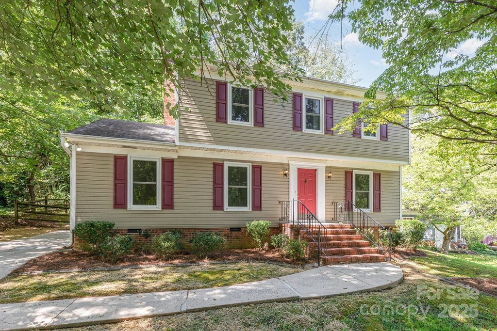 3031 Heathcroft Court, Charlotte, NC 28269