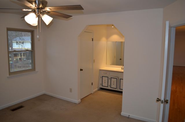 1005 Tsatanuga Road, Hixson, TN 37343