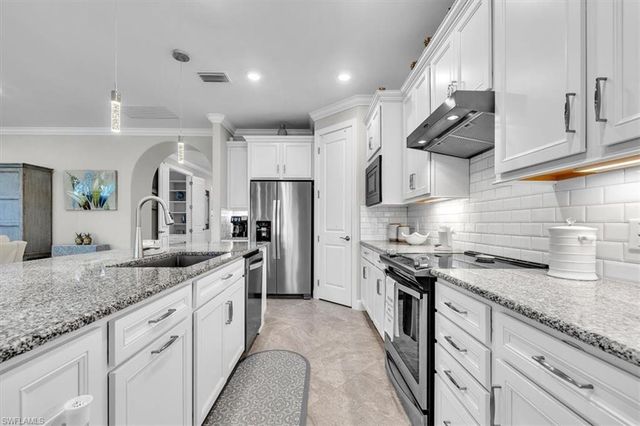 3135 Walnut Grove LN, Alva, FL 33920