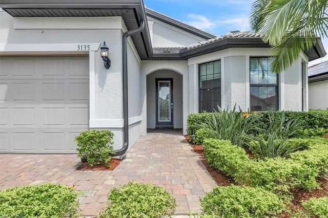 3135 Walnut Grove LN, Alva, FL 33920