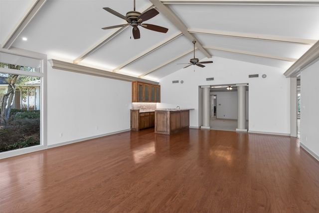 7111 E Ridge Drive, Shreveport, LA 71106