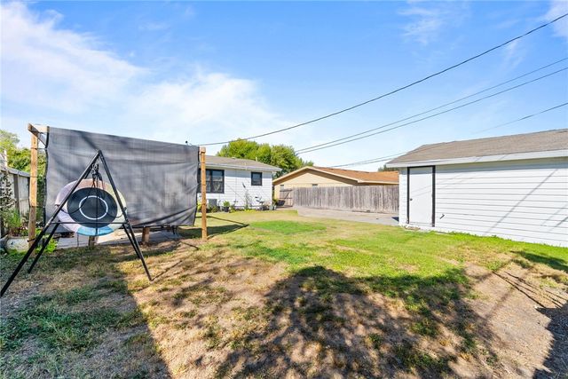 1214 Stratton Dr, Corpus Christi, TX 78412