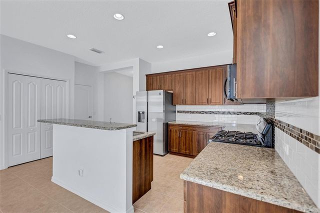 11842 FOREST PARK CIRCLE, Bradenton, FL 34211