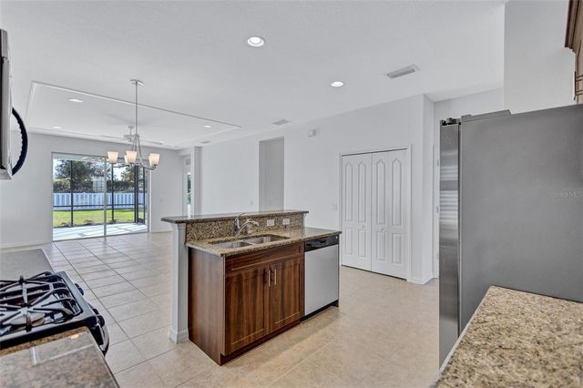 11842 FOREST PARK CIRCLE, Bradenton, FL 34211