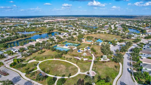 11842 FOREST PARK CIRCLE, Bradenton, FL 34211