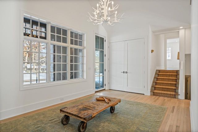 853 Sauganash DRIVE, Fontana, WI 53125