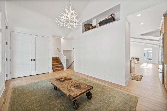 853 Sauganash DRIVE, Fontana, WI 53125