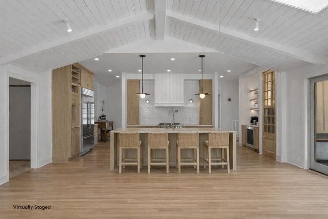 853 Sauganash DRIVE, Fontana, WI 53125