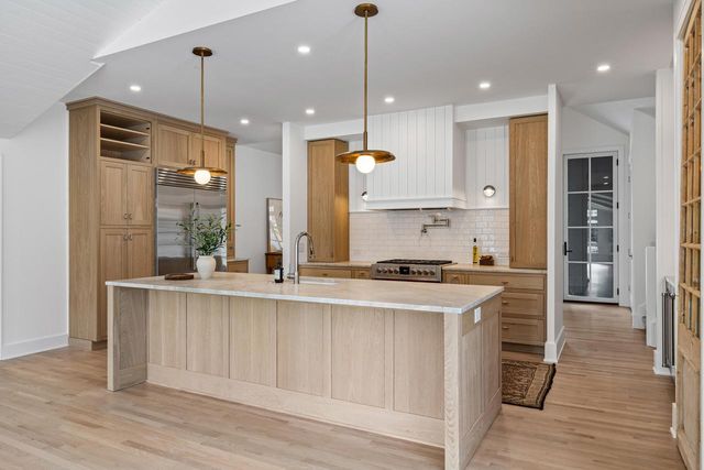 853 Sauganash DRIVE, Fontana, WI 53125