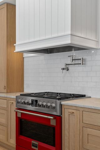 853 Sauganash DRIVE, Fontana, WI 53125