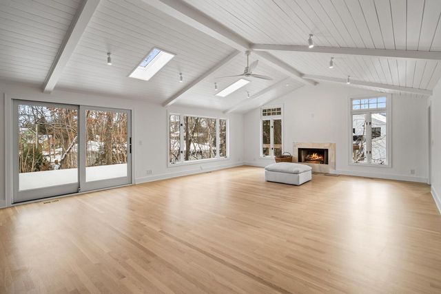 853 Sauganash DRIVE, Fontana, WI 53125