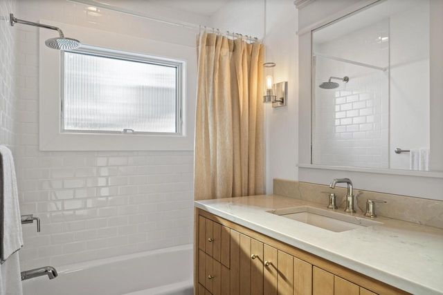 853 Sauganash DRIVE, Fontana, WI 53125