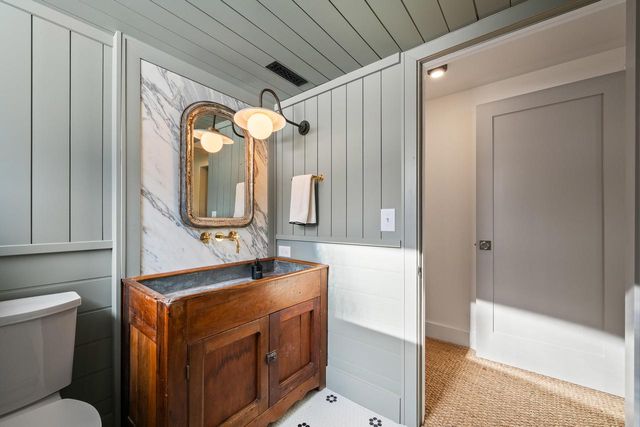 853 Sauganash DRIVE, Fontana, WI 53125