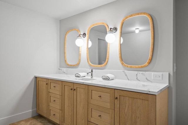 853 Sauganash DRIVE, Fontana, WI 53125