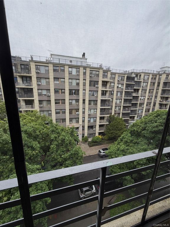 9840 64 Avenue 6G, Rego Park, NY 11374