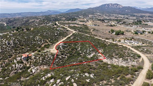 1032 Canyonside Court, Aguanga, CA 92532