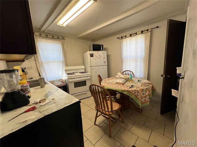 9060 Patrick Drive, St John, MO 63114