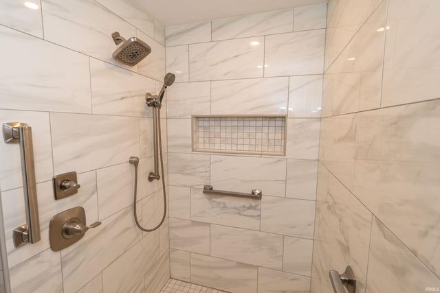 210 River Park Drive, Middlebury, IN 46540