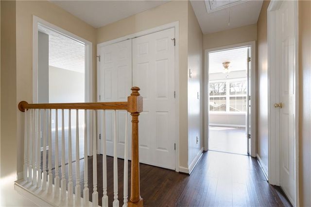 317 W Oaks Trail, Woodstock, GA 30188