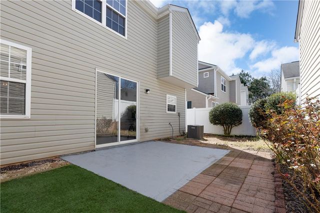 317 W Oaks Trail, Woodstock, GA 30188