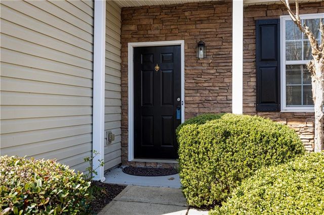 317 W Oaks Trail, Woodstock, GA 30188