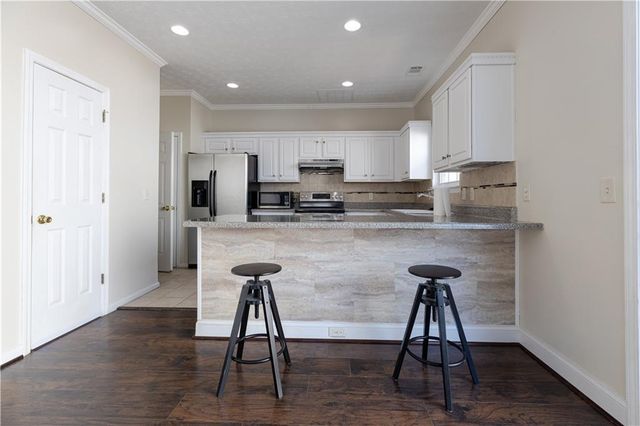 317 W Oaks Trail, Woodstock, GA 30188