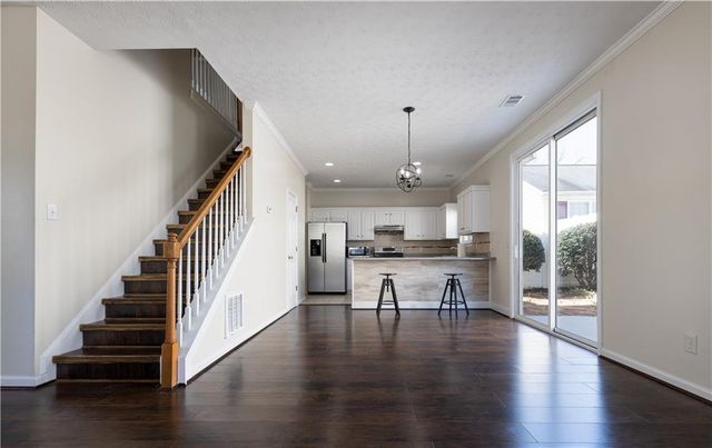 317 W Oaks Trail, Woodstock, GA 30188