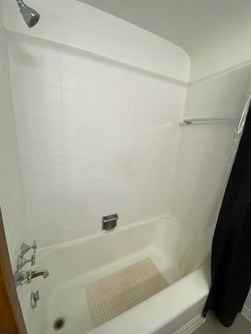 1806 Grove Avenue 1, Berwyn, IL 60402