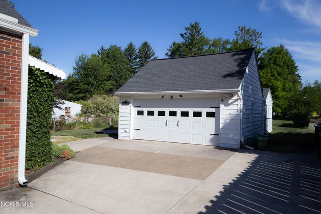 2425 River Road, Maumee, OH 43537