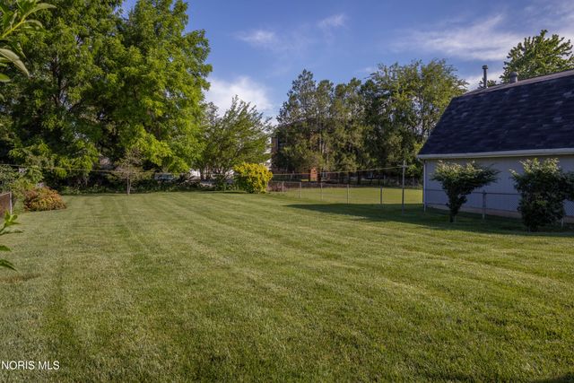 2425 River Road, Maumee, OH 43537