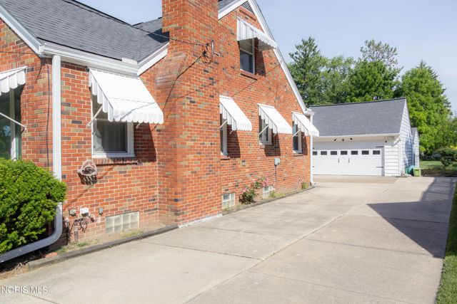 2425 River Road, Maumee, OH 43537