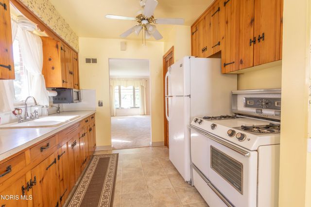 2425 River Road, Maumee, OH 43537